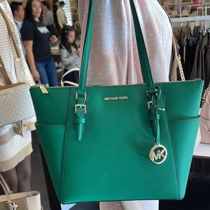 MICHAEL KORS Charlotte Large Leather Top-Zip Tote
Palmetto Green
NWT